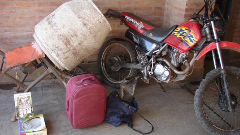 Secuestran una moto y otros elementos robados