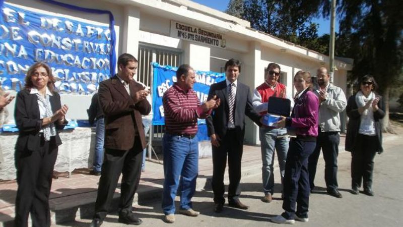 Más de 400 chicos recibieron Netbooks en Huillapima