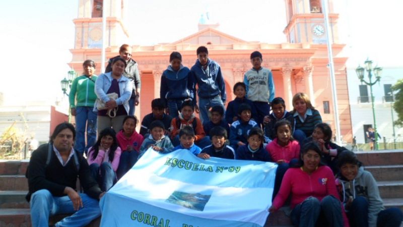 Alumnos de Corral Blanco visitan por primera vez la Capital