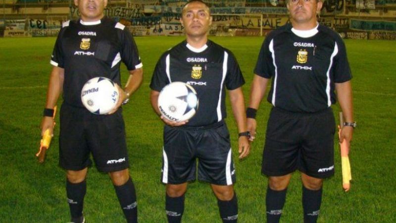 Árbitros chacareros en 8vos. del torneo del Argentino B