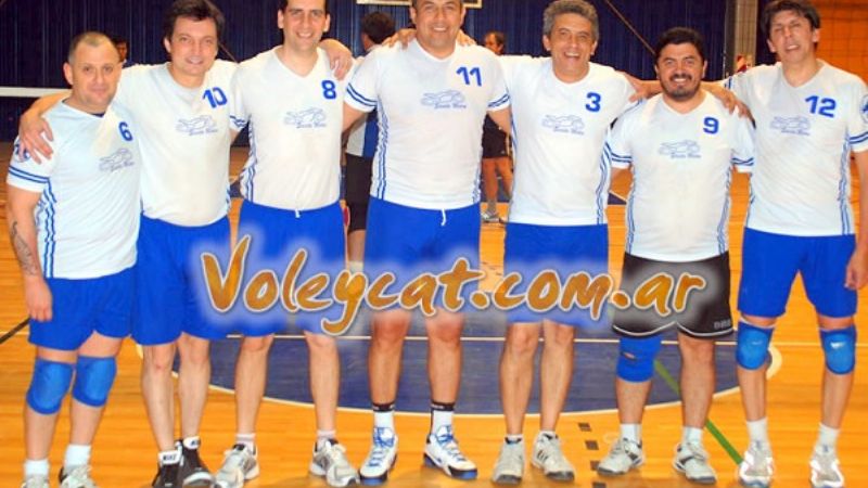 Veteranos de Voley juegan la etapa final del Apertura
