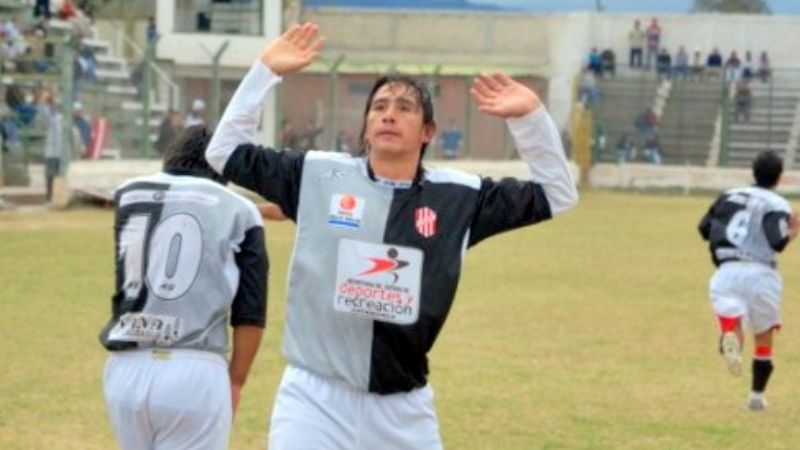 Vélez-Poli y Defe-Villa Cubas ponen en marcha la segunda