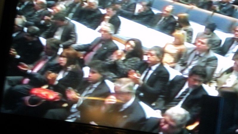 La asamblea legislativa fue seguida por miles de catamarqueños