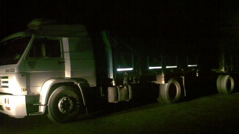 Secuestran camión que transportaba yeso sin hoja de ruta