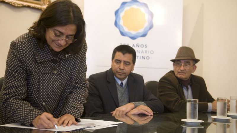 Firmaron convenios para promover el cooperativismo en la provincia