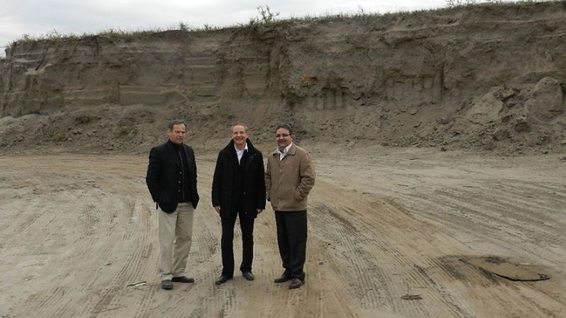 Jalil recorrió la planta de Residuos Sólidos junto al embajador de Suiza