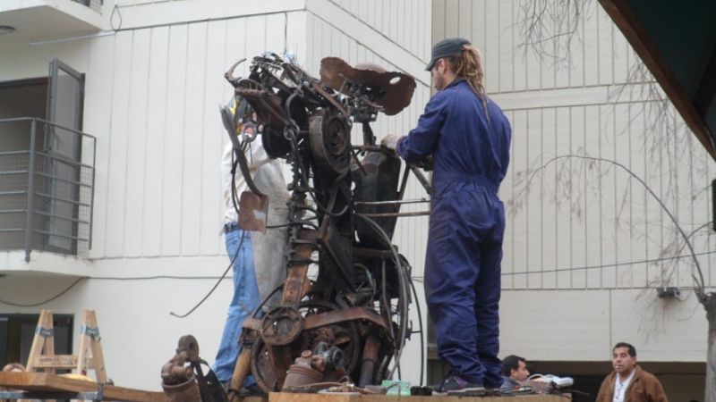 Se ultiman detalles en la construcción de la obra cultural de Felipe Varela