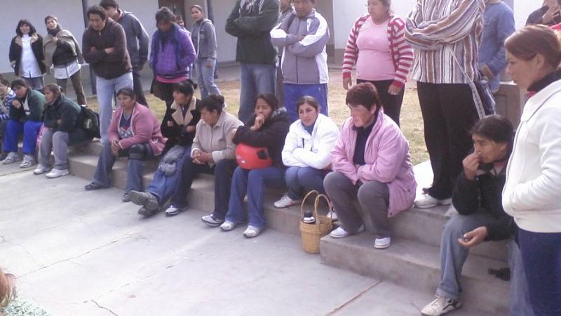 Escuela de Chaquiago: padres levantan piquete