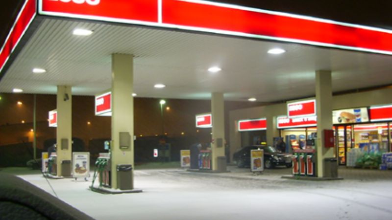Esso bajó los precios de sus combustibles en el NEA