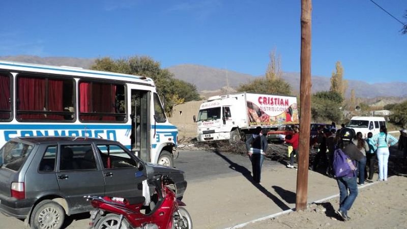 Cortan Ruta 40 en San José, por falta de agua
