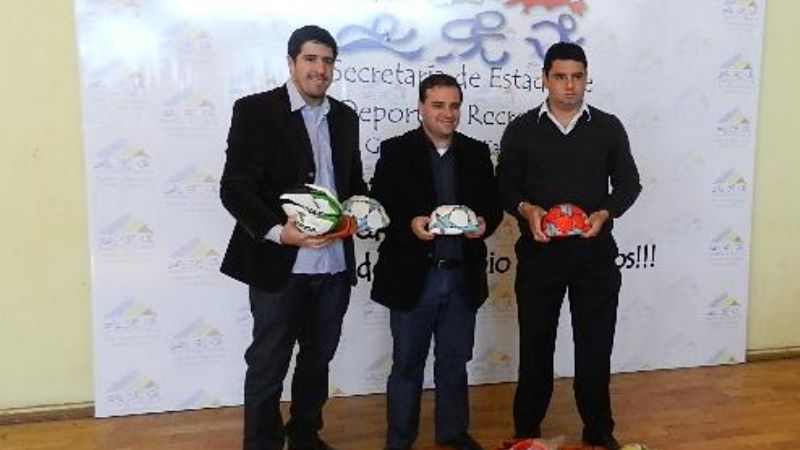 La comuna capitalina recibió pelotas para sus distintos talleres