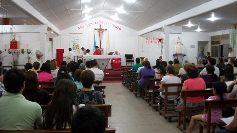 Comienza visita del Obispo a la parroquia de las Mil Viviendas