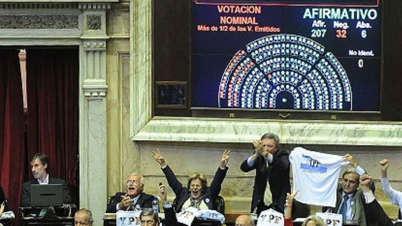 Por amplia mayoría, Diputados sancionó la expropiación de YPF 