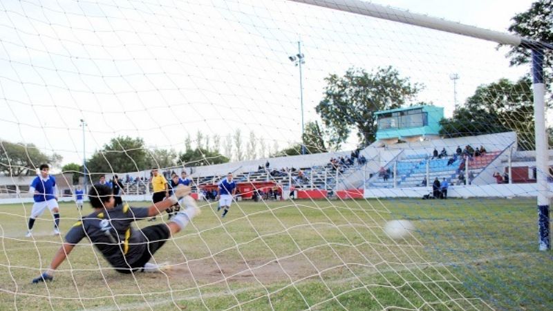 Triunfos de Sumalao y Social Rojas en el Apertura chacarero