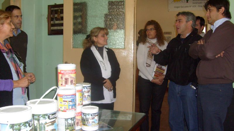 El Concejo colaboró con pintura para el Hogar Escuela