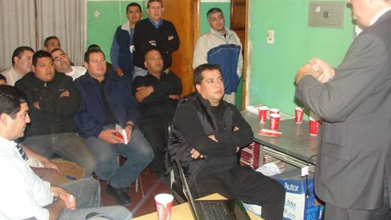 Capacitaron en Primeros Auxilios a efectivos de la Comisaría Tercera