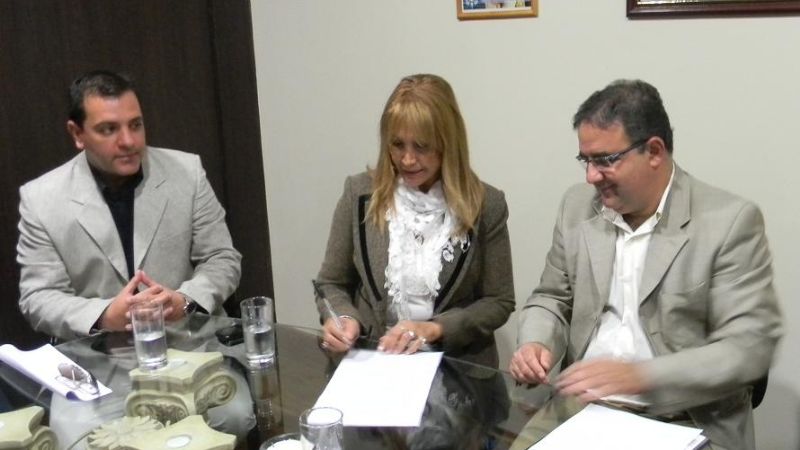 Convenio para la entrega de insumos para Campaña Antirrábica