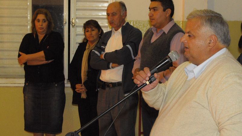 Carletta: "reconocemos solo una clase de hombres: los que trabajan"