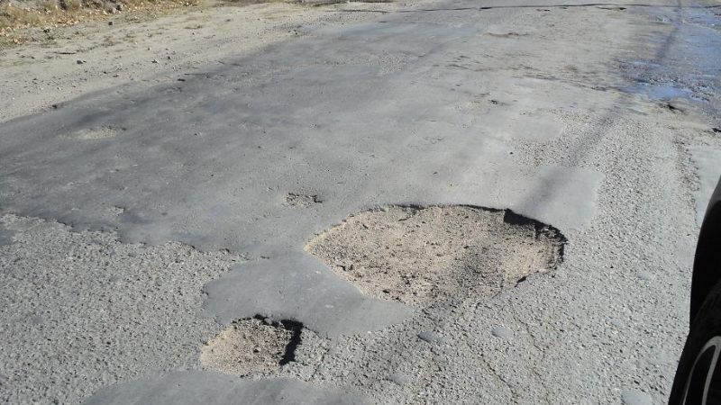 Piden urgente solución por los baches en la Ruta 40 