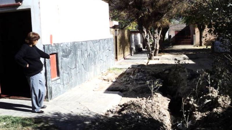 Vecinos del barrio San Agustín están molestos con la dirección de agua en Santa María