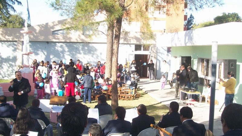 Municipio y el Club Atlético Sarmiento visitaron la Sala Cuna