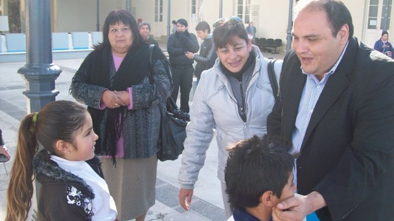 Escuelas municipales con sentimiento patrio