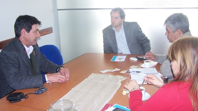 Mera se reunió con representantes de REDAR