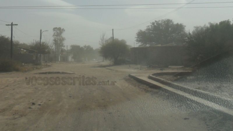 Viento zonda llegó a Tinogasta
