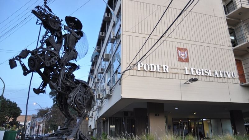 Legisladores trabajan sobre una ley de ética en la función pública