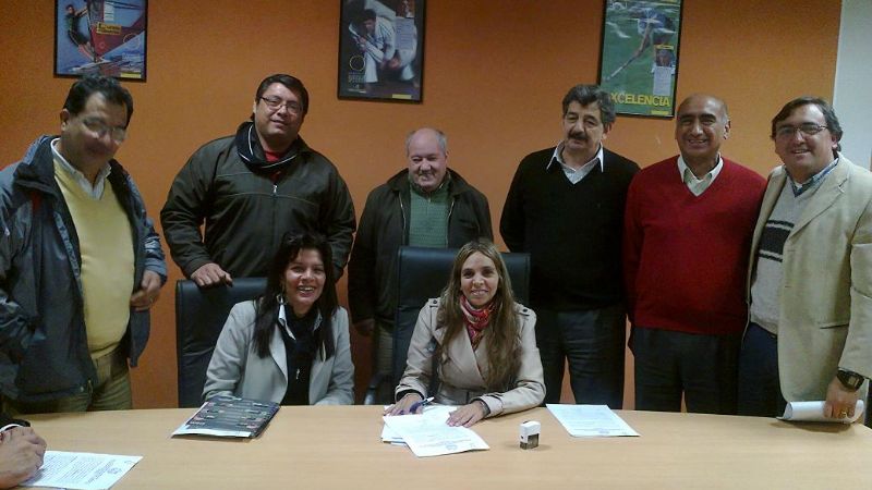 Se firmó acta entre Deportes y Federación de Basquet