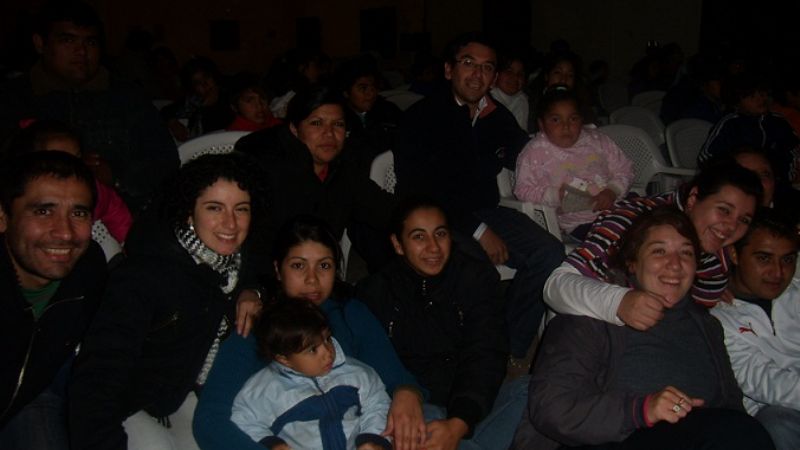 Emotiva experiencia de cine móvil en Fray Mamerto Esquiú