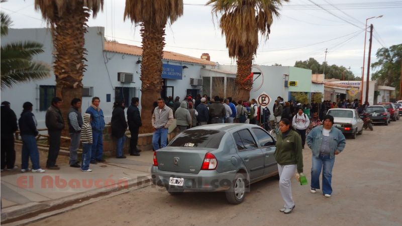 Malestar en Fiambalá porque no funciona el cajero automático