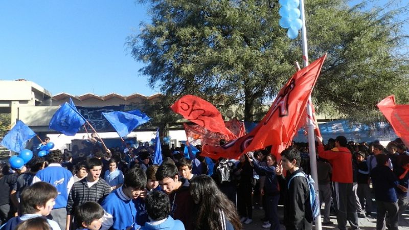 Fortaleciendo el apoyo a los jóvenes estudiantes