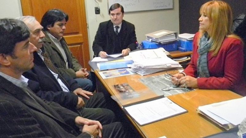 Salud y EC acuerdan mejoras  en centros sanitarios públicos 