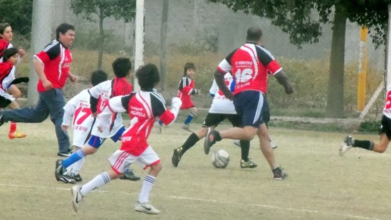 Festejo del “Día del Padre” en la Escuela “Soy de River”