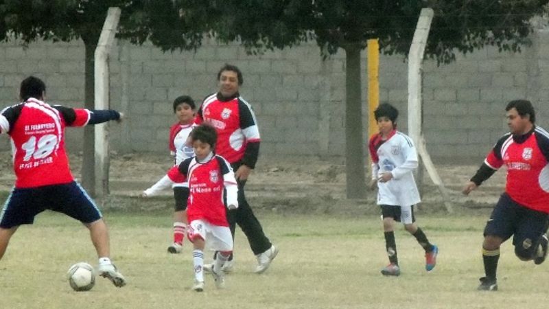Festejo del “Día del Padre” en la Escuela “Soy de River”