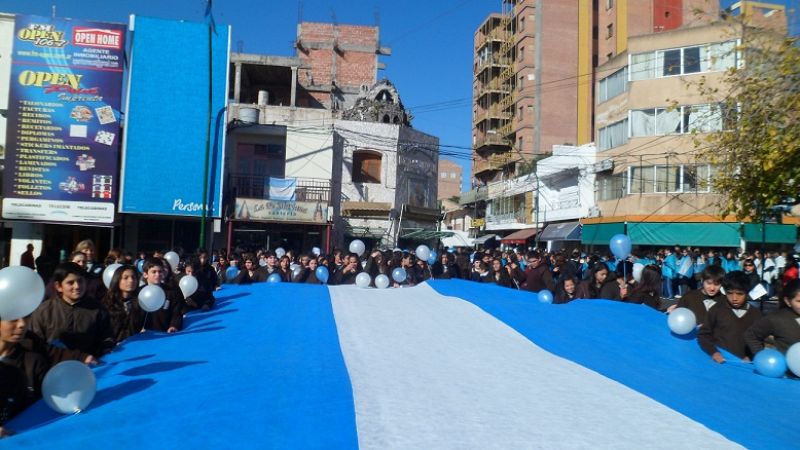 Los colores celeste y blanco vistieron las calles de la ciudad