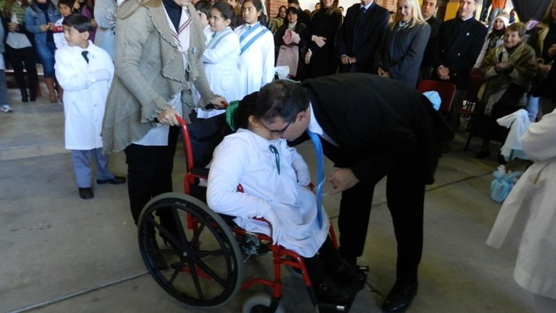 Más de 180 chicos realizaron la promesa a la Bandera 