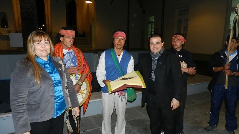 Jalil recibió a los corredores de la maratón “Por la Paz y la Dignidad”