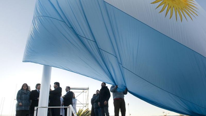 Corpacci inauguró el mástil con la Bandera más grande de la Provincia