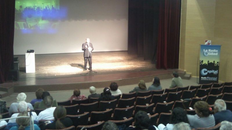 Radio Capital con los jardines de infantes y adultos mayores