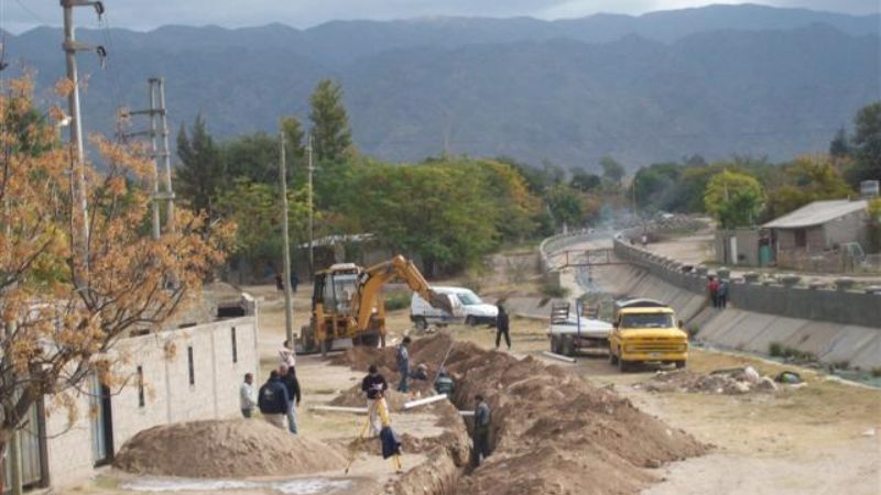 Vecinos del Bº Los Inmigrantes tendrán agua potable y cloacas