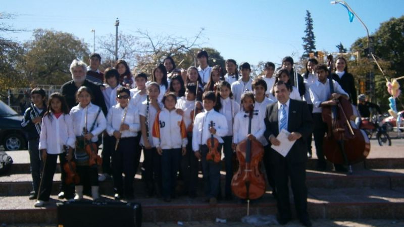 Alumnos se lucieron en  “Festival Patrio”