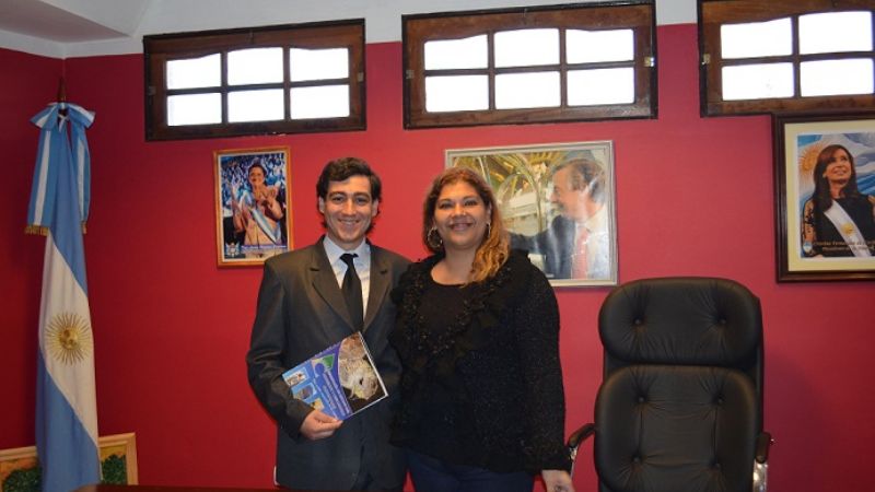 Entregan leña para distribuir en Valle Viejo