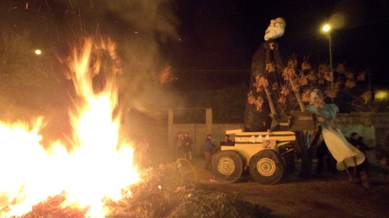 Tradicional fogón por San Juan Bautista