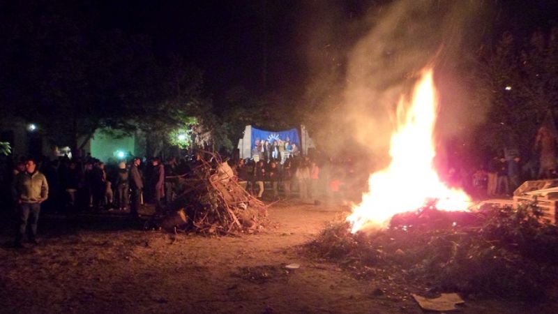 Tradicional fogón por San Juan Bautista