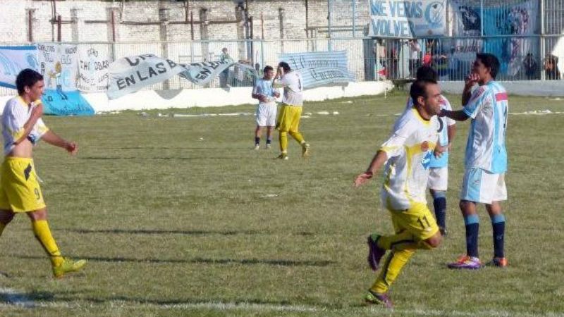 Policial y Ferrocarriles por un lugar en el “petit” del Apertura