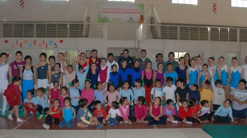 Muestra de gimnasia artística en el Polideportivo Norte