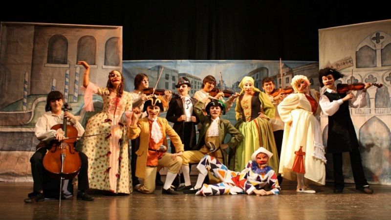 Funciones escolares de la obra “Arlequín”