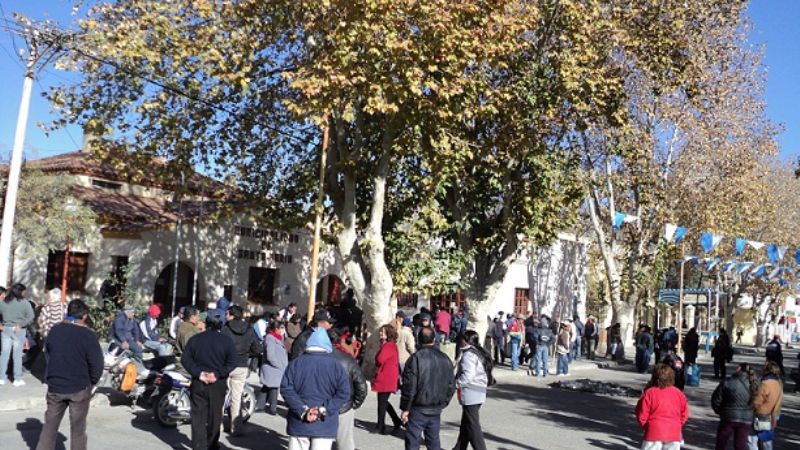 El gremio municipal pide los $750 y sigue el paro